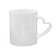 Белая с ручкой сердце